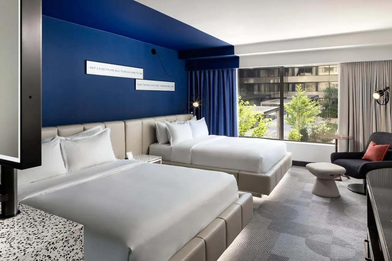 W Toronto Hotel 4*,