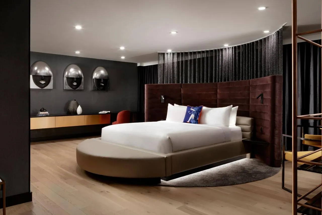W Toronto Hotel