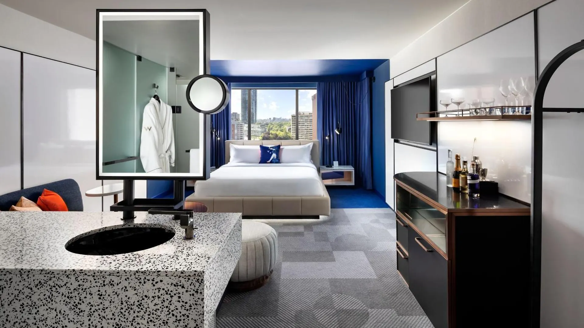 ****  W Toronto Hotel Canada