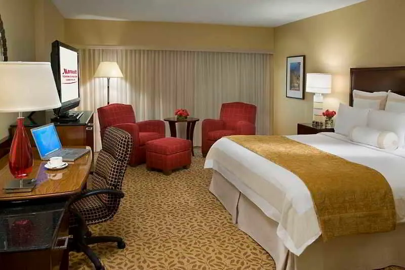 Hotel W Toronto 4*,